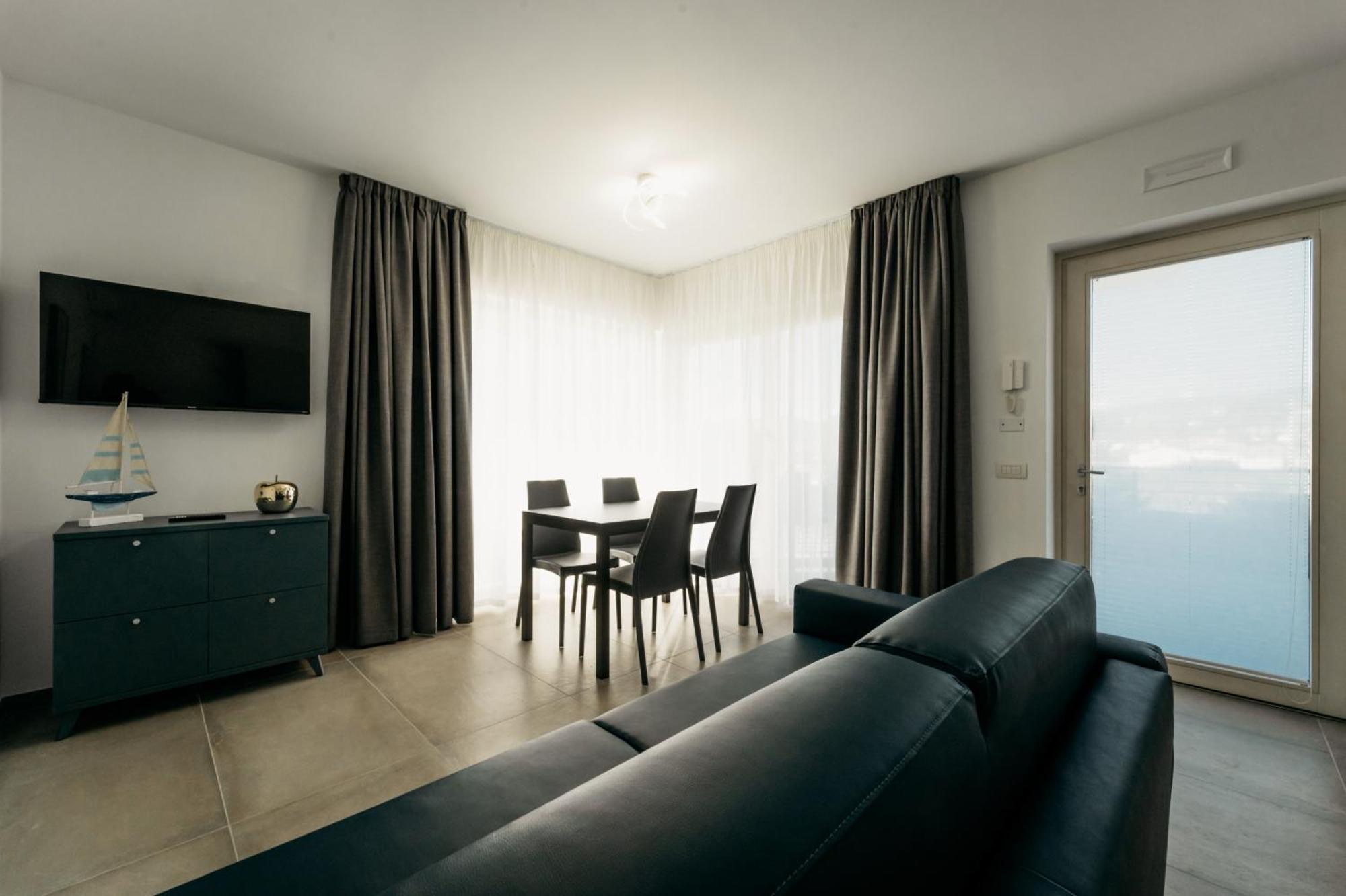 Apartments Monsurei, Lake View باردولينو المظهر الخارجي الصورة