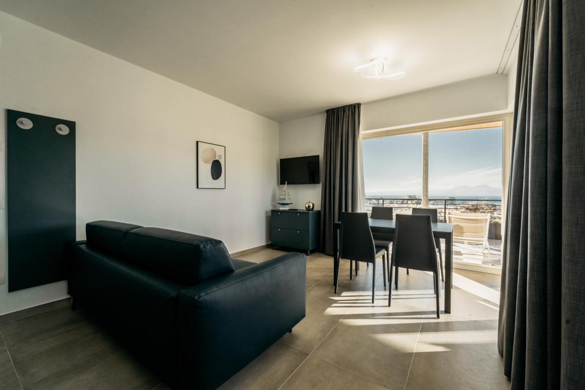 Apartments Monsurei, Lake View باردولينو المظهر الخارجي الصورة