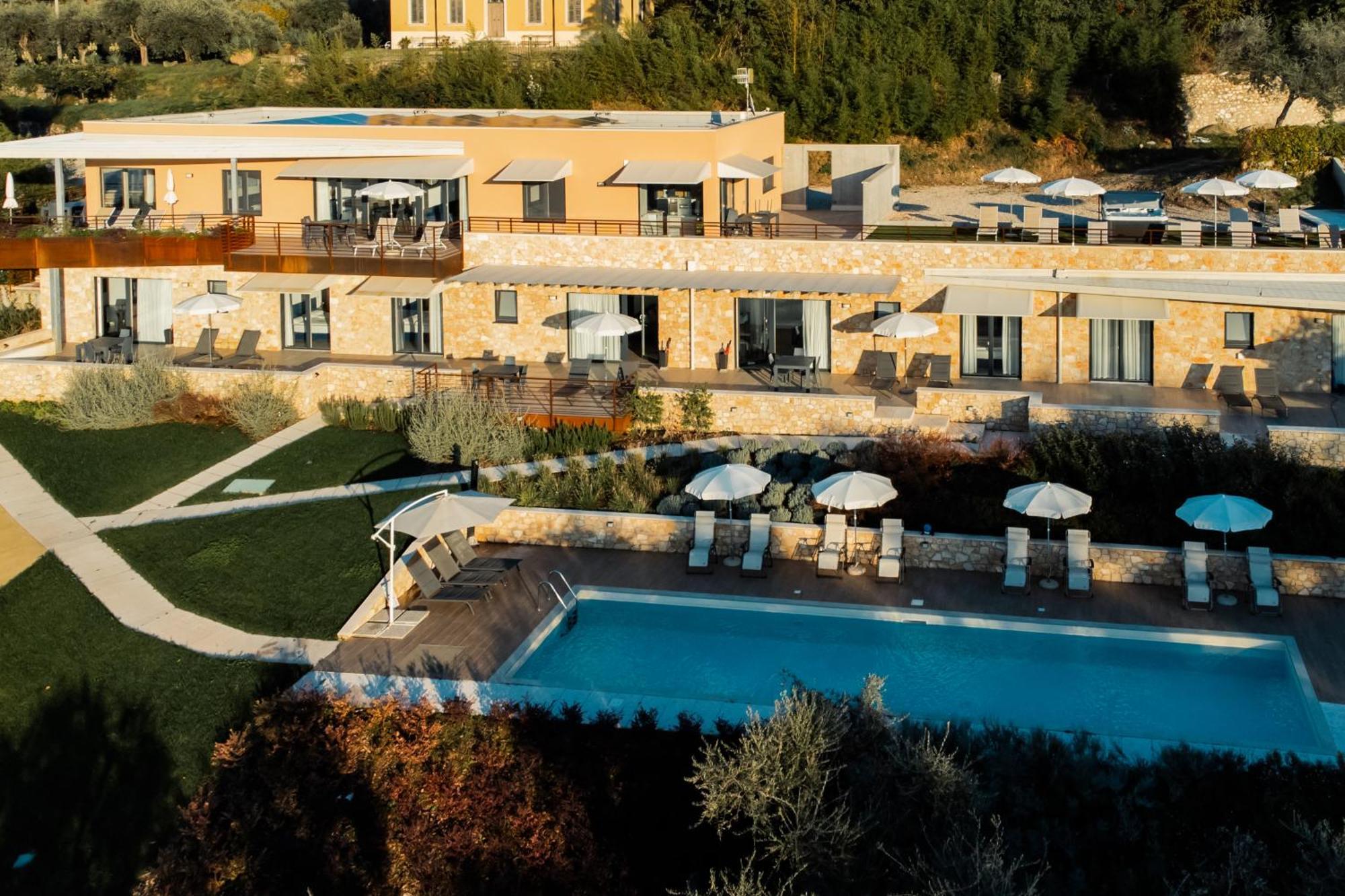 Apartments Monsurei, Lake View باردولينو المظهر الخارجي الصورة