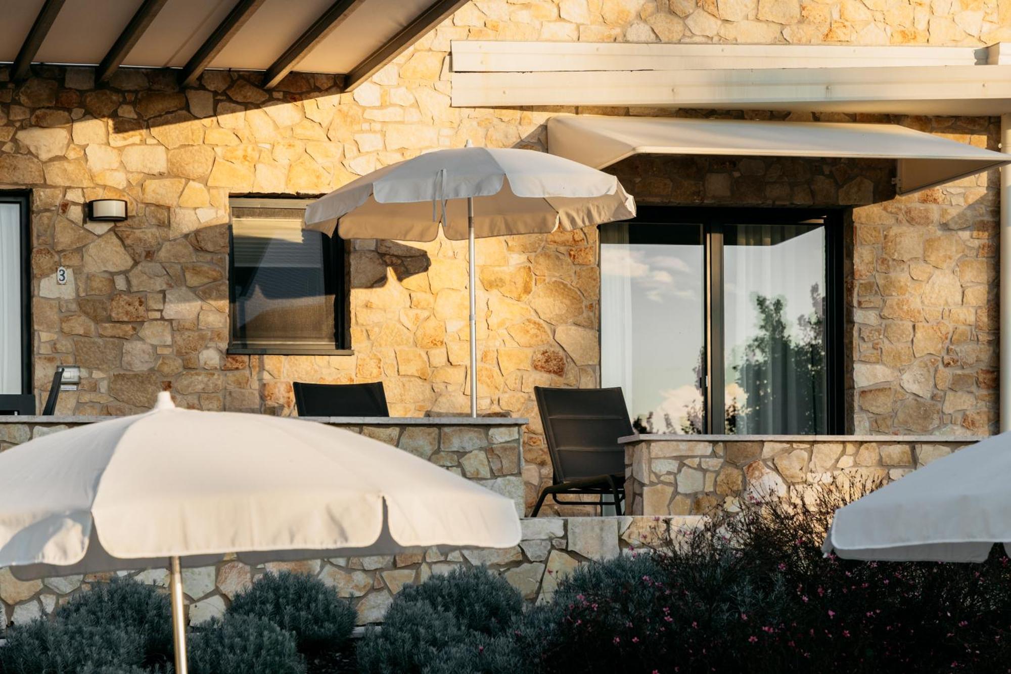 Apartments Monsurei, Lake View باردولينو المظهر الخارجي الصورة
